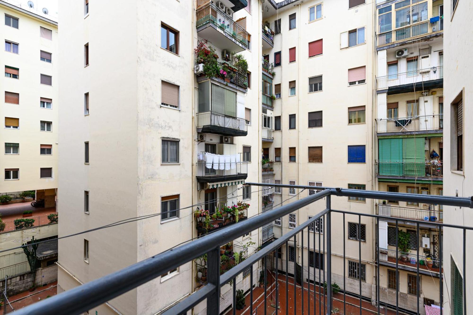 Via Coriolano 8 * Napoli